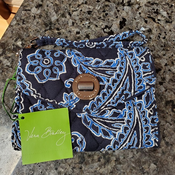 NEW Vera Bradley Your Turn Smartphone Wristlet - Picture 1 of 5